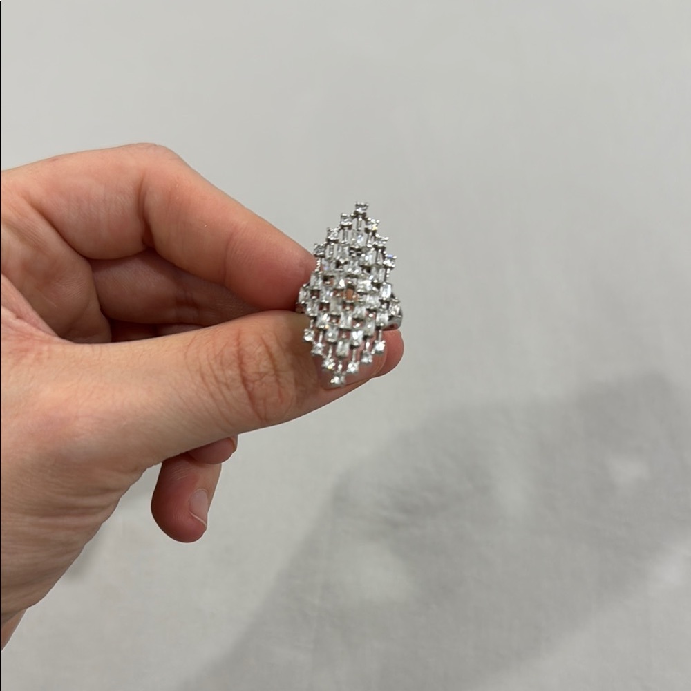 Elegant Silver diamond Women's ring